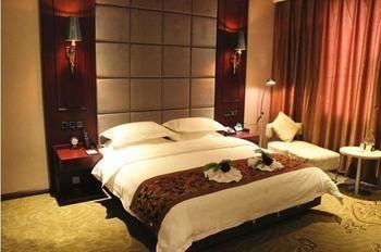 Yichuan  Jinyue Business Hotel מראה חיצוני תמונה
