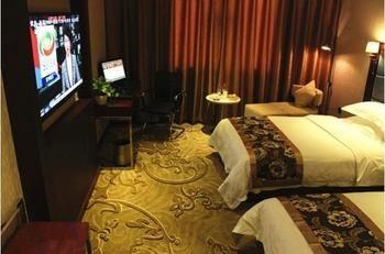 Yichuan  Jinyue Business Hotel מראה חיצוני תמונה